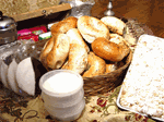 Order NY Bagels and Bialys, Buns, and custom gift baskets like this Classic Deluxe Gift Basket online and have it shipped overnight via Fedex for nationwide delivery